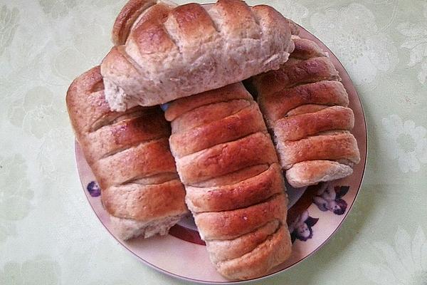 Yeast Rolls with Pudding Filling
