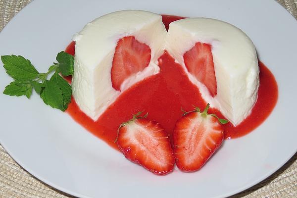 Yoghurt Dessert on Strawberry Pulp