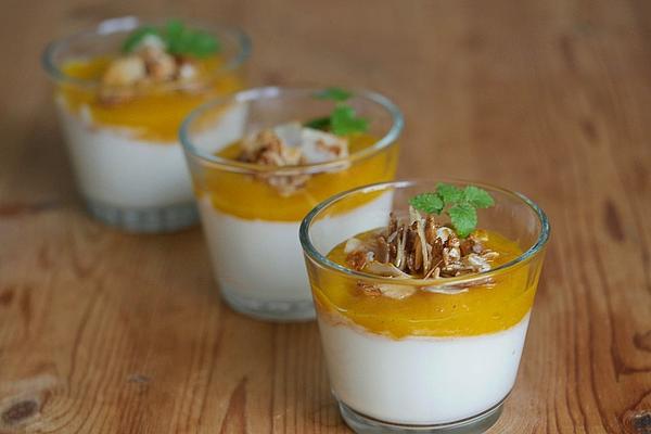 Yoghurt with Mango Puree and Coconut Oat Crunch