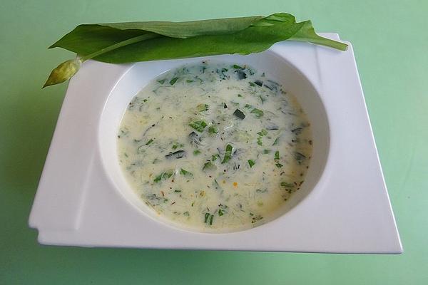 Zucchini Cream Soup with Wild Garlic