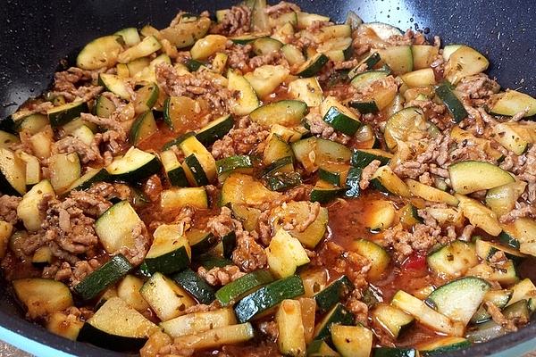Zucchini Mince Pan with Curry