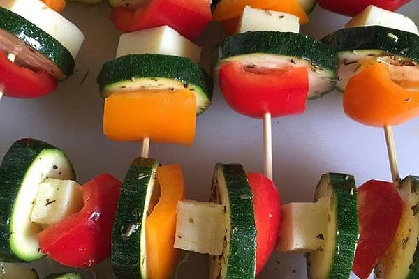 Zucchini – Skewers with Cheese and Peppers