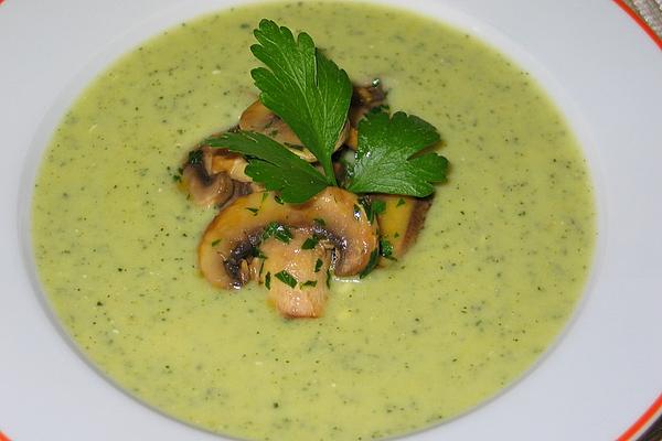 Zucchini Soup with Fried Mushrooms