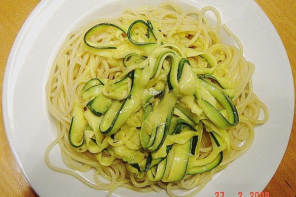 Zucchini – Spaghetti with Curry