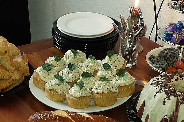 Almond Cupcakes with Lavender Cream