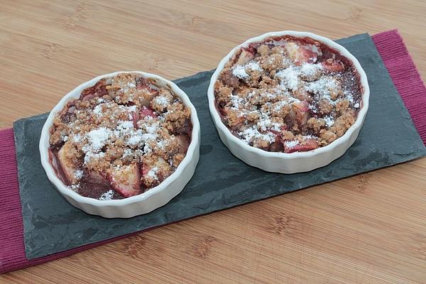 Apple Crumble with Orange and Pomegranate Juice