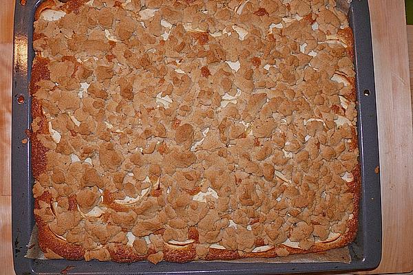 Apple Sheet Cake with Cinnamon Crumble