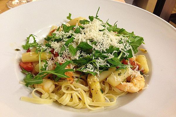 Asparagus with Prawns on Tagliatelle