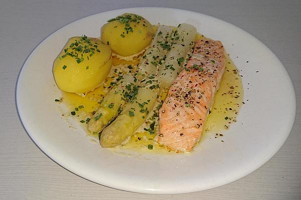 Asparagus with Salmon in Lemon Butter