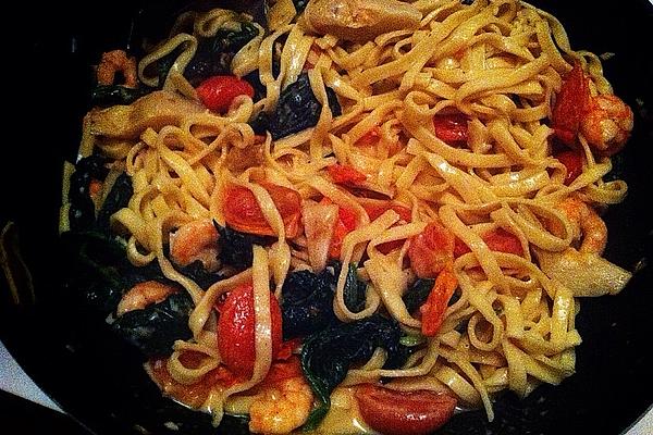 Capellini with Prawns, Spinach, Artichokes and Tomatoes