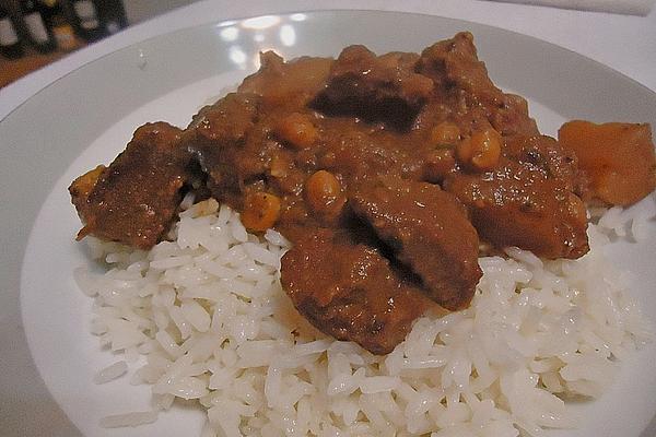 Caribbean Beef Curry with Potatoes and Chickpeas