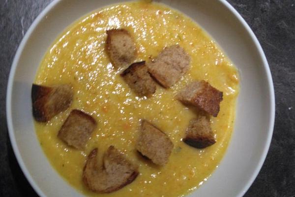 Celery Soup with Croutons