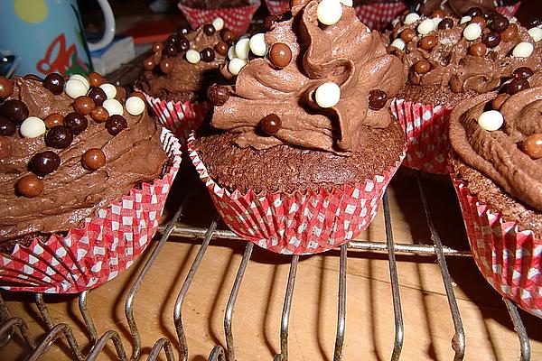 Chocolate and Nut Nougat Cupcakes