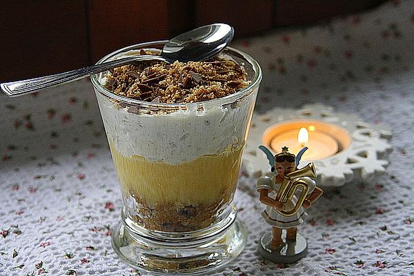 Christmas Trifle with Speculoos, Apples and Curd Cream