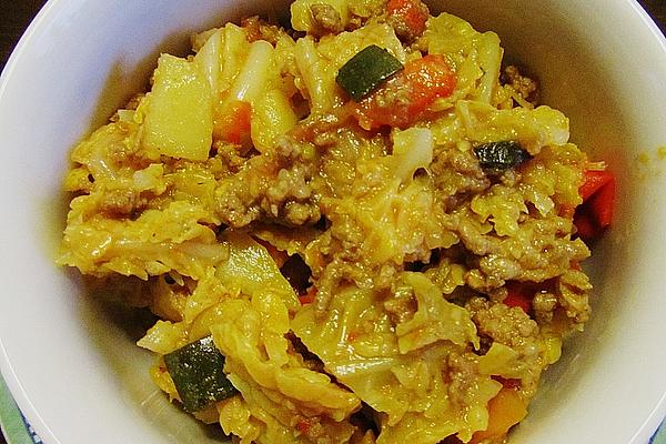 Colorful Savoy Cabbage Stew with Minced Meat