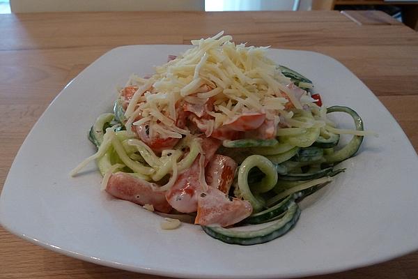 Creamy Cucumber and Pepper Noodles