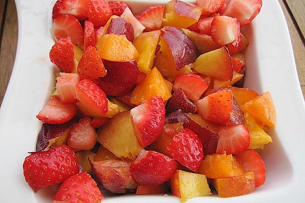 Crumbly Strawberry and Apricot Salad
