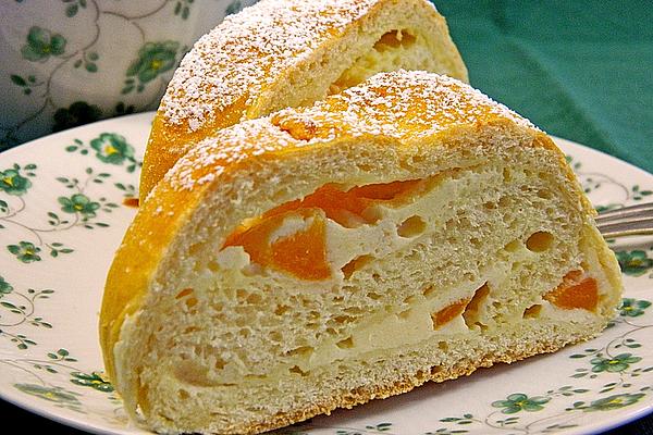 Curd Cheese – Apricot Strudel
