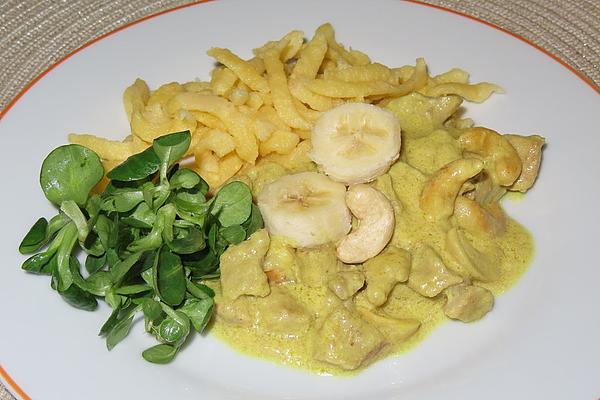 Curry – Sliced ​​with Cashew Nuts and Bananas