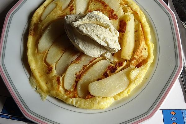 Emily`s Pancakes with Pears and Vanilla Ice Cream