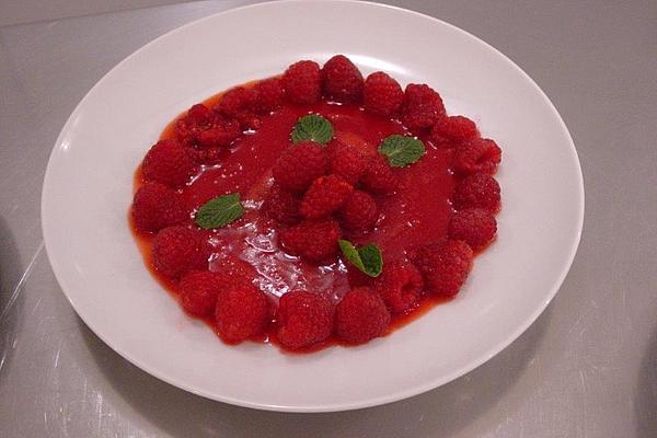 Framboises Sur Le Coulis De Framboises - Raspberries on Raspberry Mirror