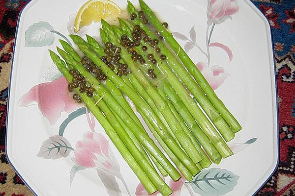 Green Asparagus with Lemon and Pepper Sauce