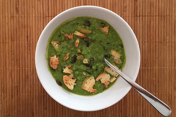 Green Pea Soup with Mint, Pumpkin Seeds and Croutons