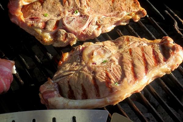 Grilled Lamb Chops with Herbs