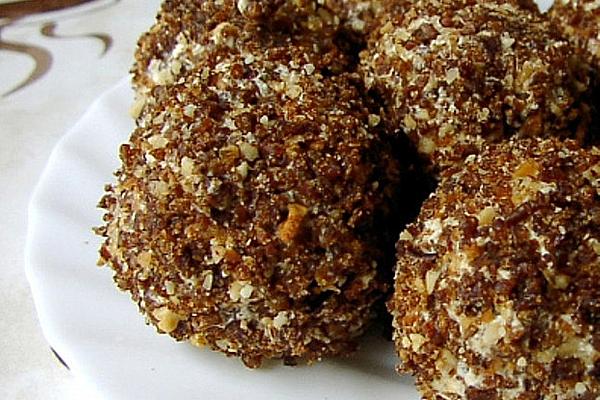 Hearty Cream Cheese and Nut Balls