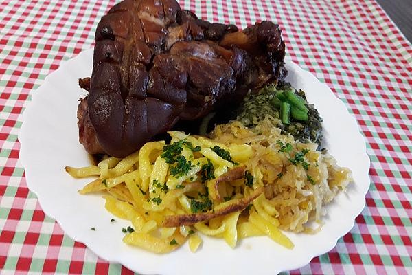 Kassel Ham Pork Knuckle on Sauerkraut from Römertopf