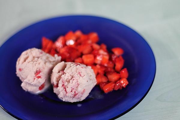 Low Carb Protein Ice Cream Yogurt &amp; Cherry