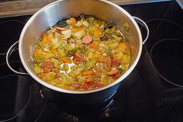 Mediterranean Savoy Cabbage Stew