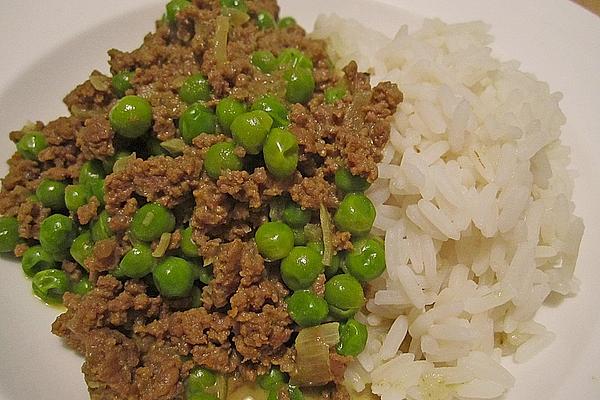 Minced Beef with Peas and Curry