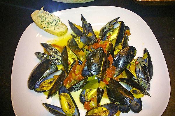 Mussels in Tomato and White Wine Brew