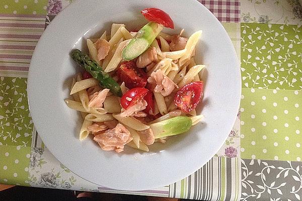 Penne with Green Asparagus and Salmon