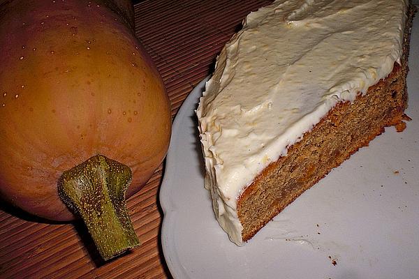 Pumpkin Spice Cake with Vanilla Creamcheese Frosting