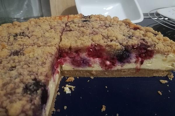 Quark Crumble Cake with Raspberries
