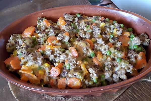 Quick Minced Meat, Vegetables and Potato Bake