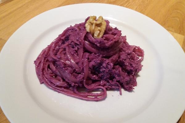 Quick Red Cabbage Noodle Pan with Nut Pesto