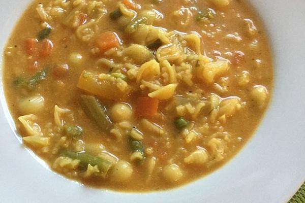 Rice-noodle-vegetable Soup with Turmeric