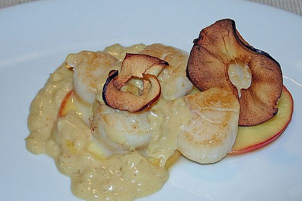 Scallop on Caramelized Apple Ring with Calvados Cream