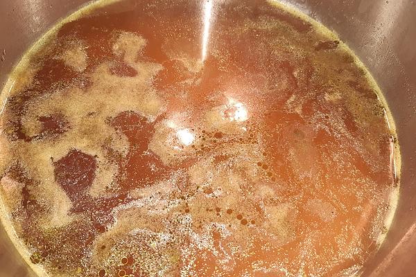Simple Basic Recipe for Broth with Beef or Chicken Bones or Vegetable Broth