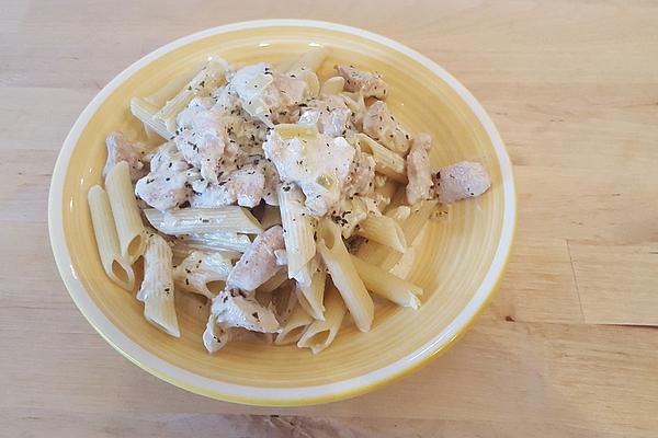 Sliced ​​meat with Cream Sauce and Noodles