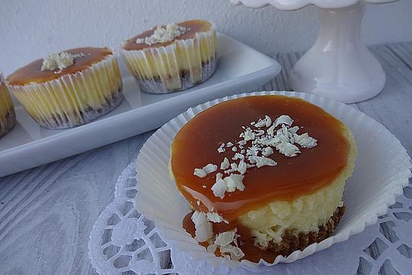 Small Cheesecakes with Caramel