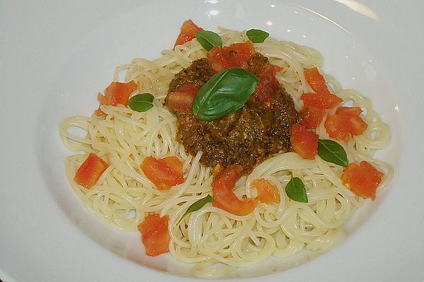 Spaghetti with Asian Pesto