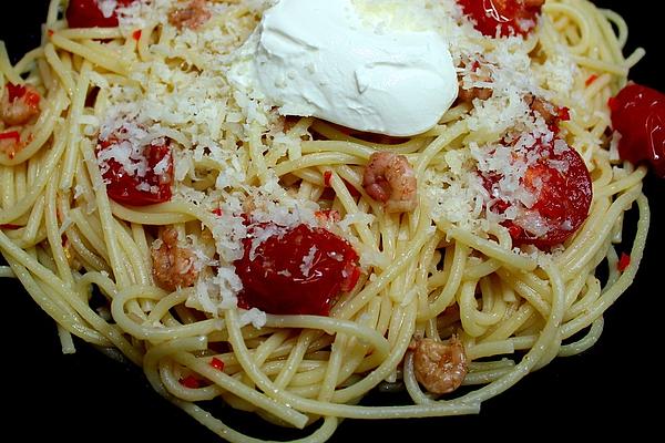 Spicy Garlic Spaghetti with North Sea Shrimps and Tomatoes
