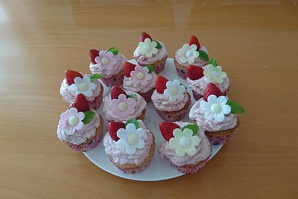 Strawberry Cupcakes with Strawberry Mascarpone Frosting