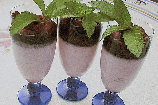 Strawberry Foam with Yogurt and Balsamic Syrup