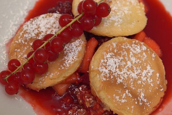 Suzette Pancakes with Flambéed Berries