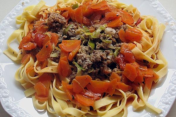 Tagliatelle with Tomatoes – Carrots – Sauce and Apple – Leek – Minced Pork